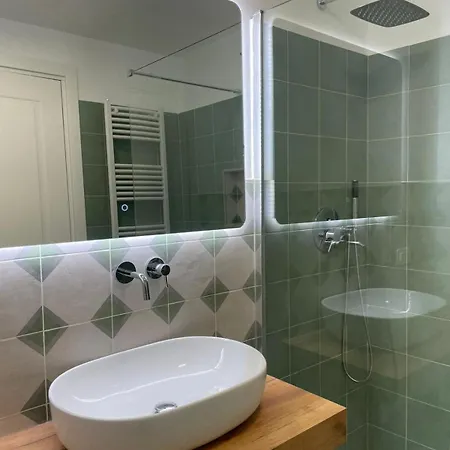 Rch House Bed & Breakfast