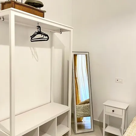 לינה וארוחת בוקר Rch House 4*