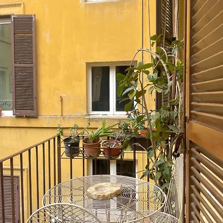 לינה וארוחת בוקר Rch House